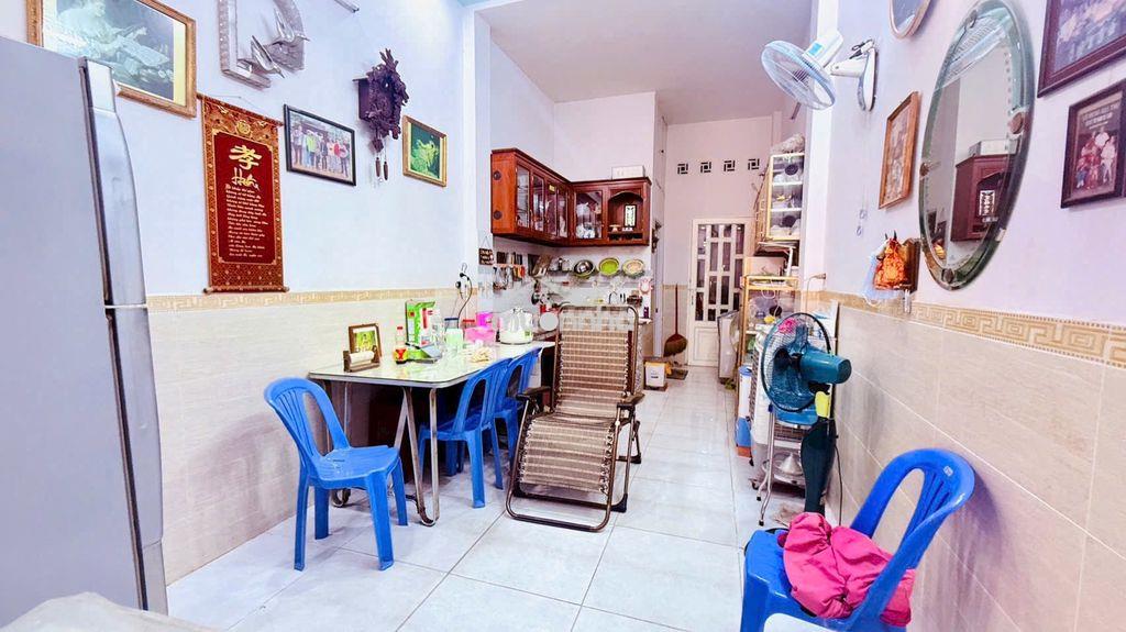 Nhà gò vấp sát sân bay, bệnh viện. dt 57m2. 3 tầng, 4 pn, 5 wc - 3