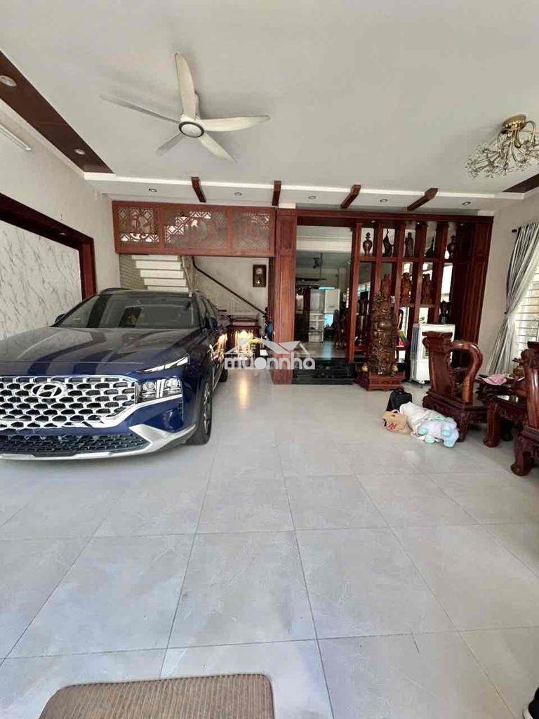 Cho thuê biệt thự đối diện công viên sát aeon dt 10x20 xd 3 tấm