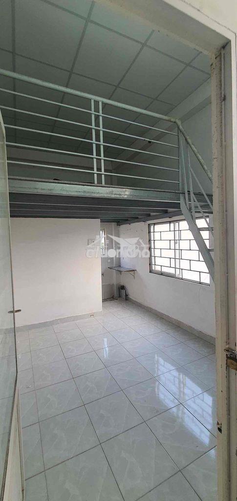 Phòng trọ giá rẻ ngay chợ tân mỹ có máy lạnh - 4
