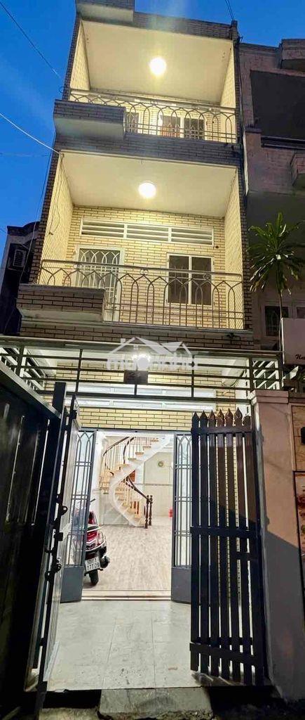 Nhà mặt tiền đường số 7 nở hậu