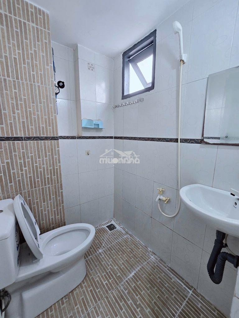 Phòng có nội thất, spkt, đại học ngân hàng, hoàng diệu 2, gần ngã 4 tđ - 4