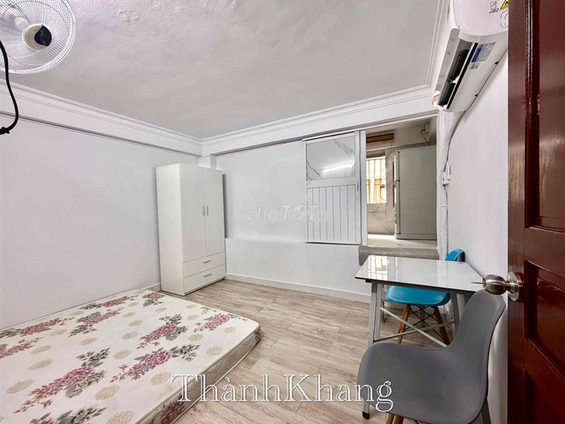 Cho thuê căn hộ tách bếp cửa sổ full nt rộng 25m2 gần chợ bàn cờ q3