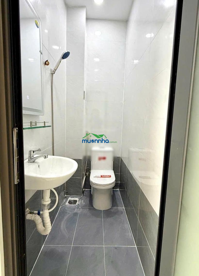 Nhà sổ hồng riêng đường chiến lược, bình tân: 4mx8m 1 trệt 1 lầu, 2pn 2wc