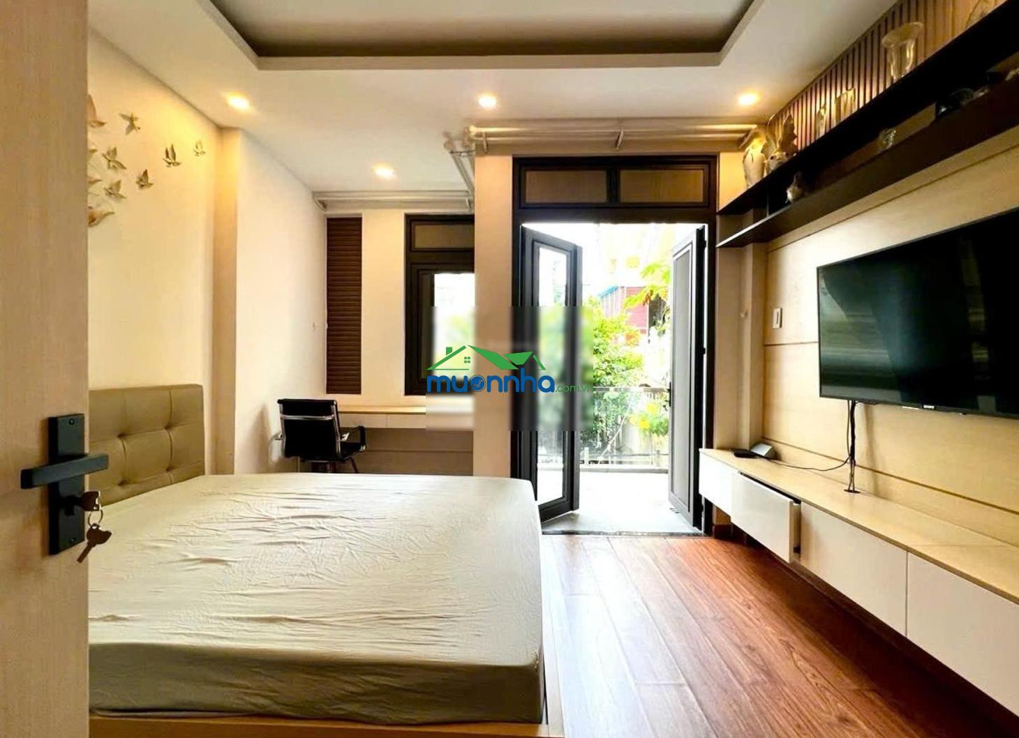 Bán nhà nguyễn xí - xe hơi vào nhà - tặng full nội thất - 3 tầng - 4pn - hẻm thông kinh doanh được - 2