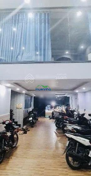 Tòa nhà rộng-dòng tiền cao-giá tốt-nhà chdv 5x30-5tầng-hẻm 8m-trịnh đình trọng tân phú-thu 100tr/th
