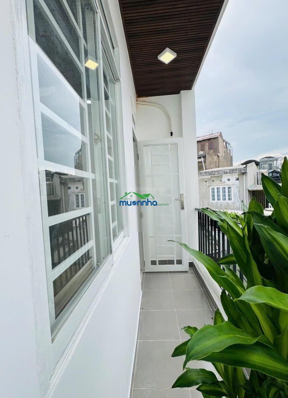 Nhà mới đẹp thiết kế hiện đại dọn vào ở ngay - phố ẩm thực âu dương lân 146m 4 tầng sân