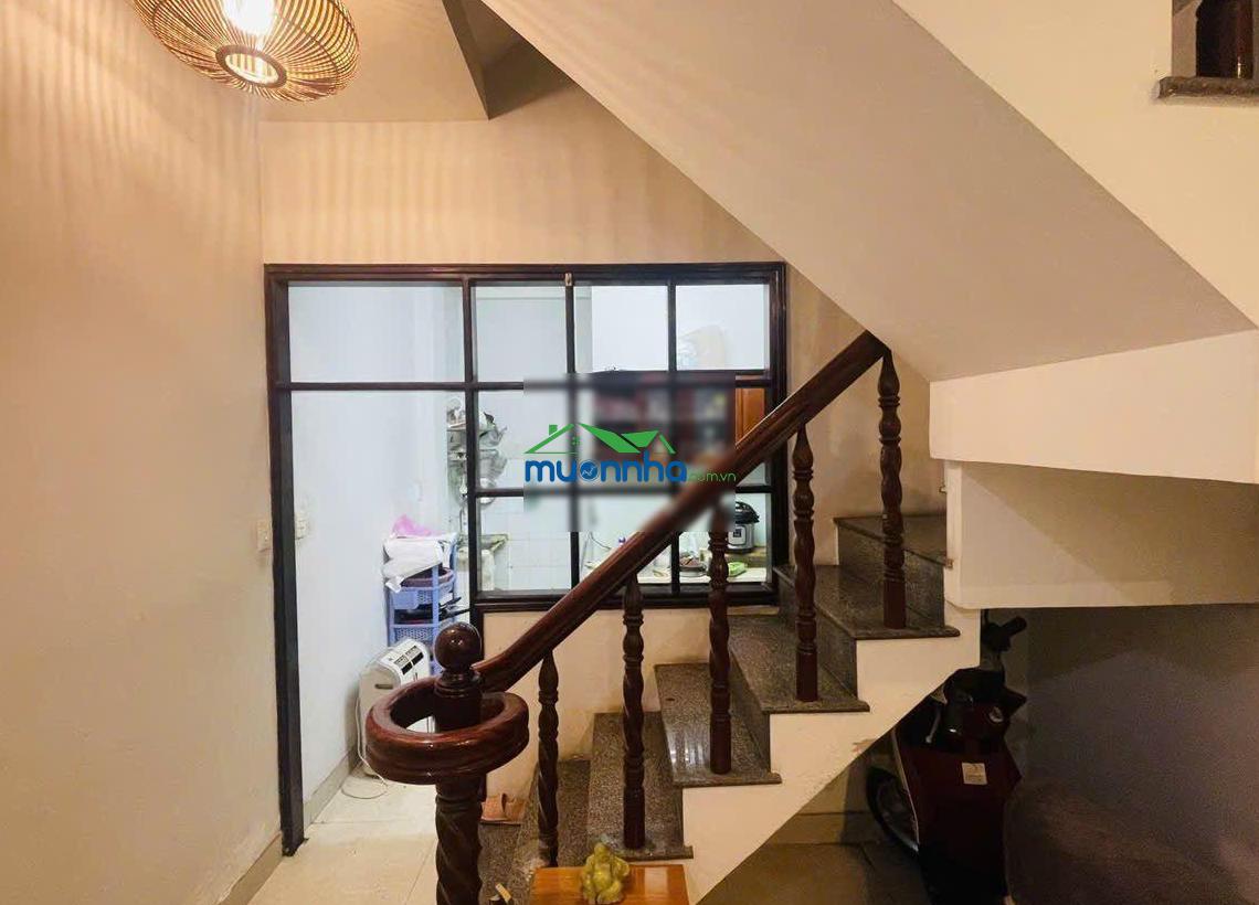 Tầng kiên cố - khu nội bộ dân cư tri thức - thích hợp để ở cho thuê - cách xe hơi 20m. - Ảnh 2