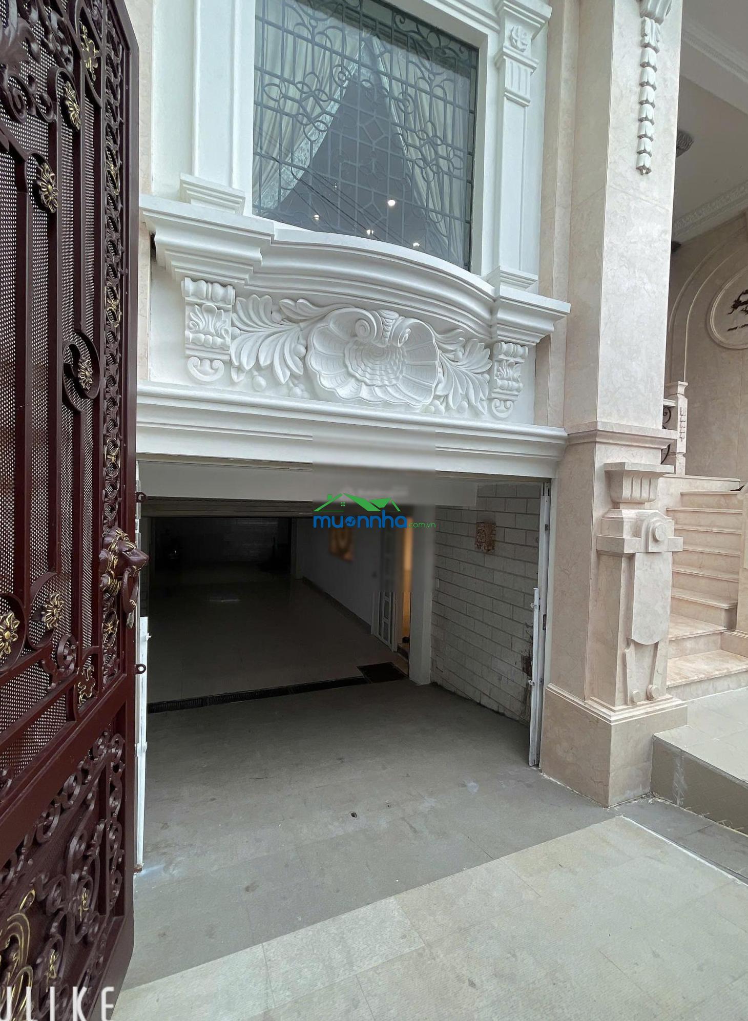 Cần bán gấp villa phố 456/66 cao thắng .dt: 12,5 x 16m,hầm, 2 lầu,áp mái. lh: 0901, 383, 038 trường - 2