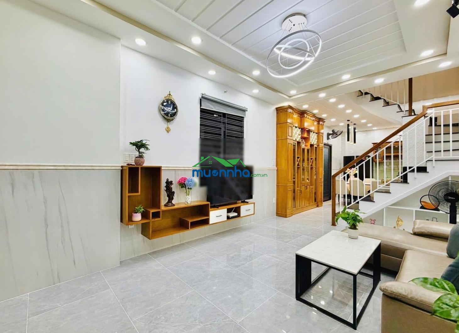 Tặng nội thất! bán nhà 3 tầng (4x10m) mới cứng hxh thông xô viết nghệ tĩnh. giá 8 tỷ 9