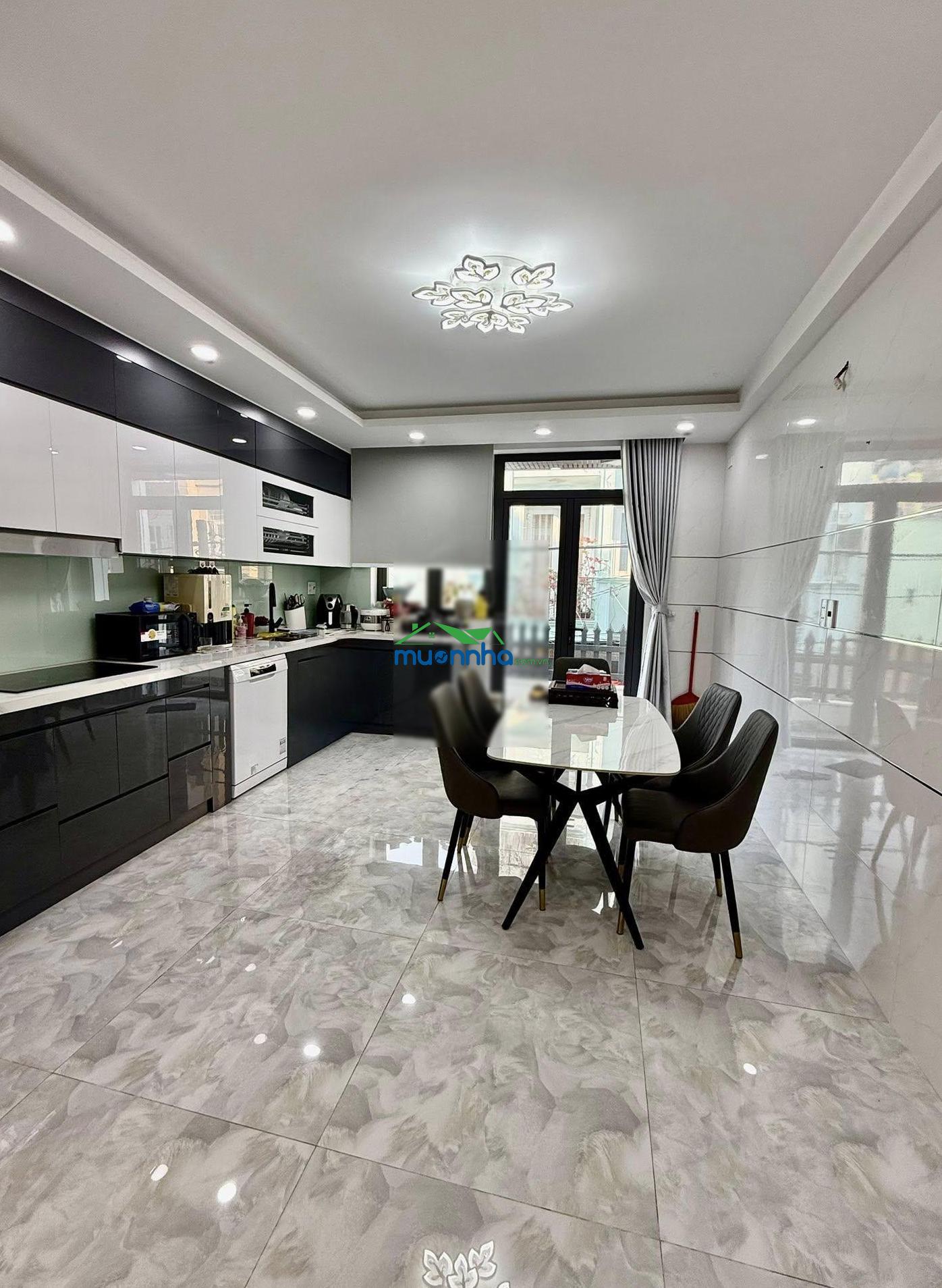 Lý phục man quận 7, con hẻm luôn luôn thoáng mát, 4.1x17.6m, 7 tỷ