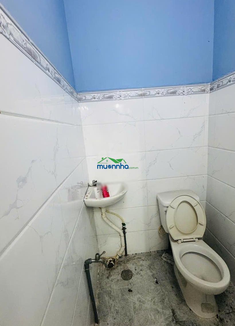 Bán gấp nhà 2 tầng sát mặt tiền đường tôn đản, hẻm rộng rãi, không lo quy hoạch. giá chỉ 2 tỷ 850