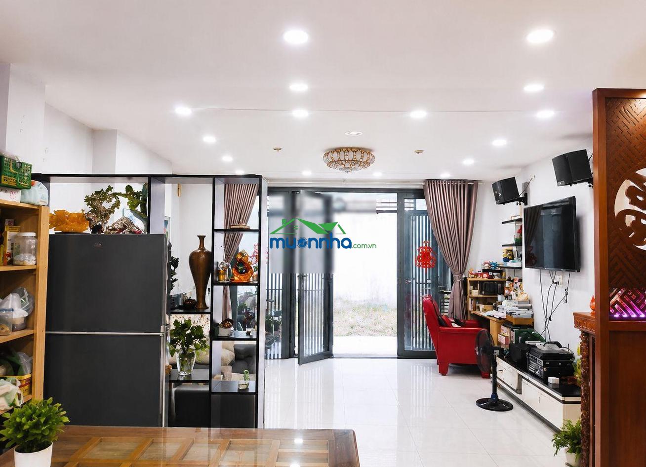 Nhà bán dương quảng hàm, 60m2, 3 tầng 4 pn, gần siêu thị emart. chỉ nhỉnh 6t - 2