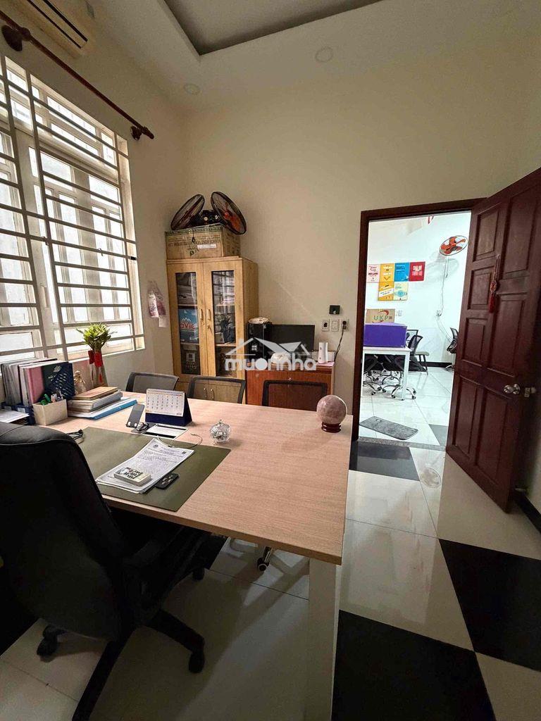 Cho thuê nhà trống suốt làm văn phòng ngay ngã tư thủ đức - 3