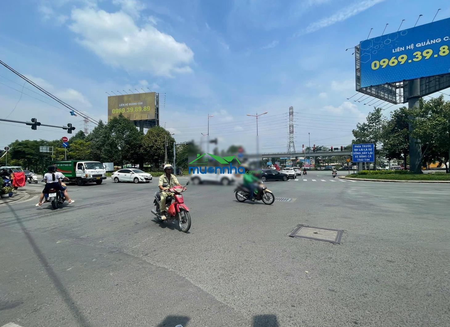 Hạ giá 800tr bán gấp trong tuần căn nhà dt 4x14m, 2pn, ngay ngã tư mk, ga metro phước long