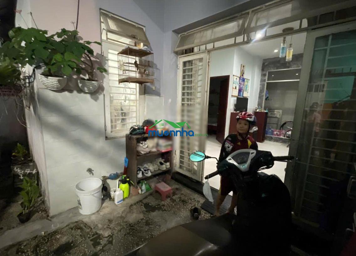 Bán gấp nhà đường 18, gần khu thành ủy. giá 5,2 tỉ hẻm 3 gác.