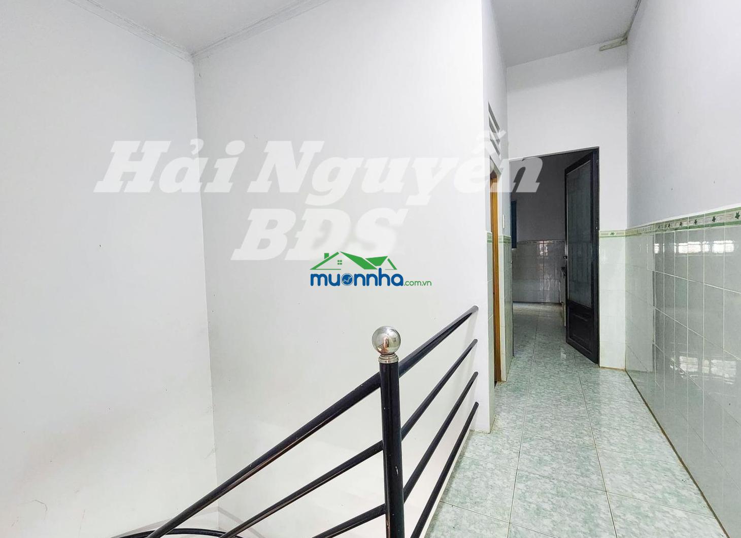 Vị trí vip - nhà 2 tầng hẻm xe hơi đường số lý phục man q7 - 4m x 17m - 7 tỉ 950 - 4