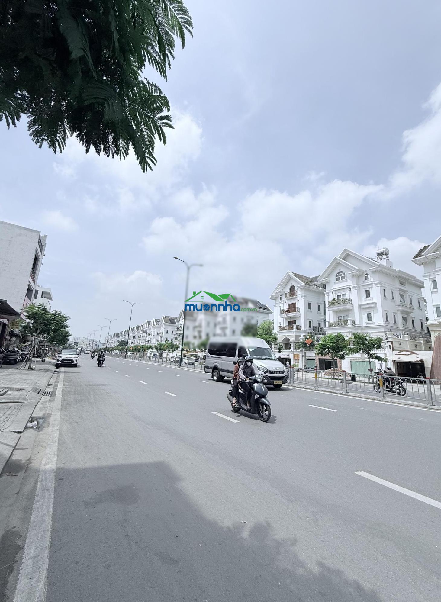 Dt 130m2-xây mới 6 tầng-doanh thu 120 tr/ tháng chủ gấp bán.