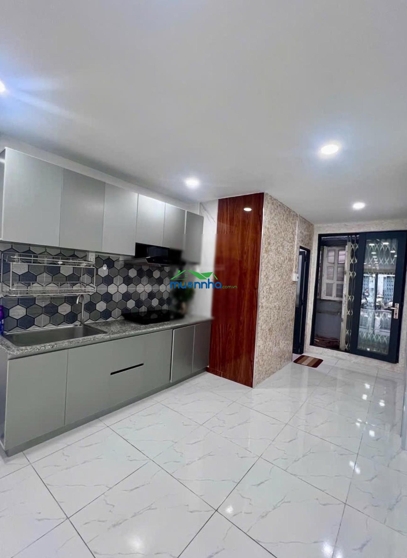 Huỳnh văn bánh, hẻm xe hơi kinh doanh tốt. 44m² chỉ nhỉnh 8 tỷ