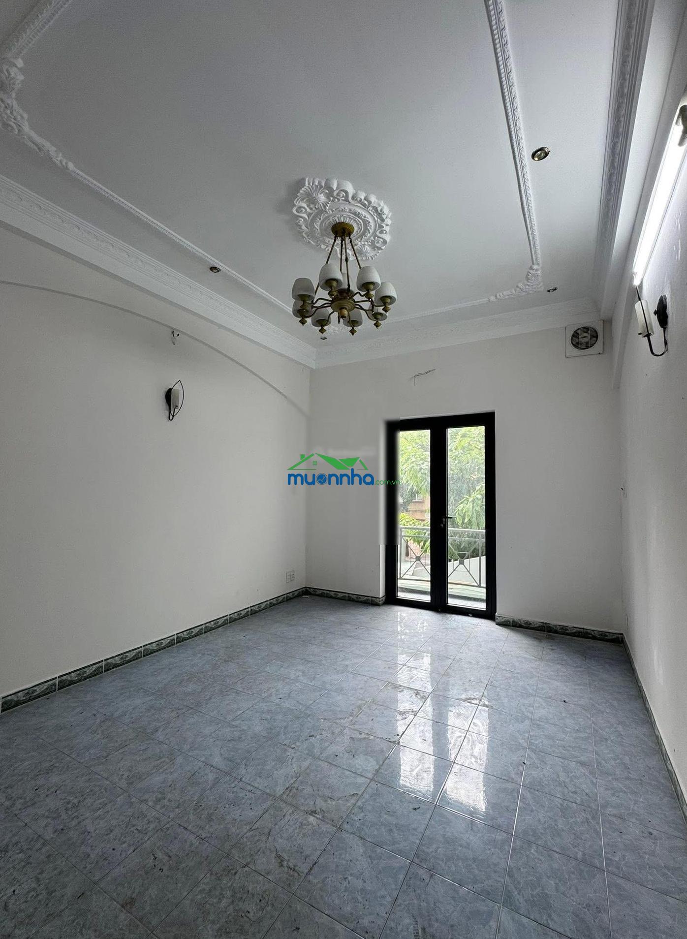 Hàng hiếm góc 2mt huỳnh văn bánh cách mặt tiền 30m, kinh doanh tốt