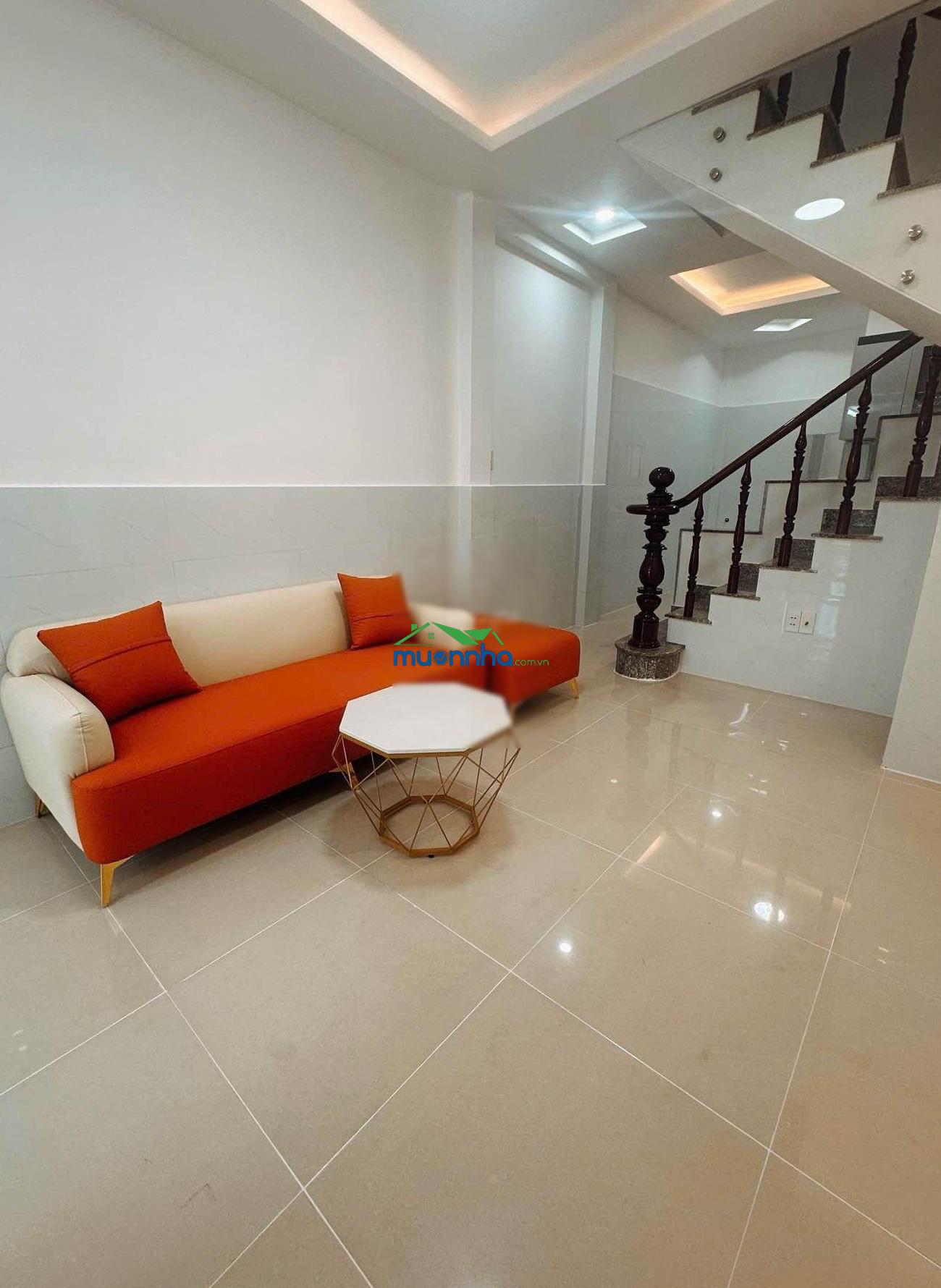 Bán nhà 2 tầng ngay âu cơ - lũy bán bích - ô tô đỗ cửa - 40m2 nở hậu - 3.9 tỷ