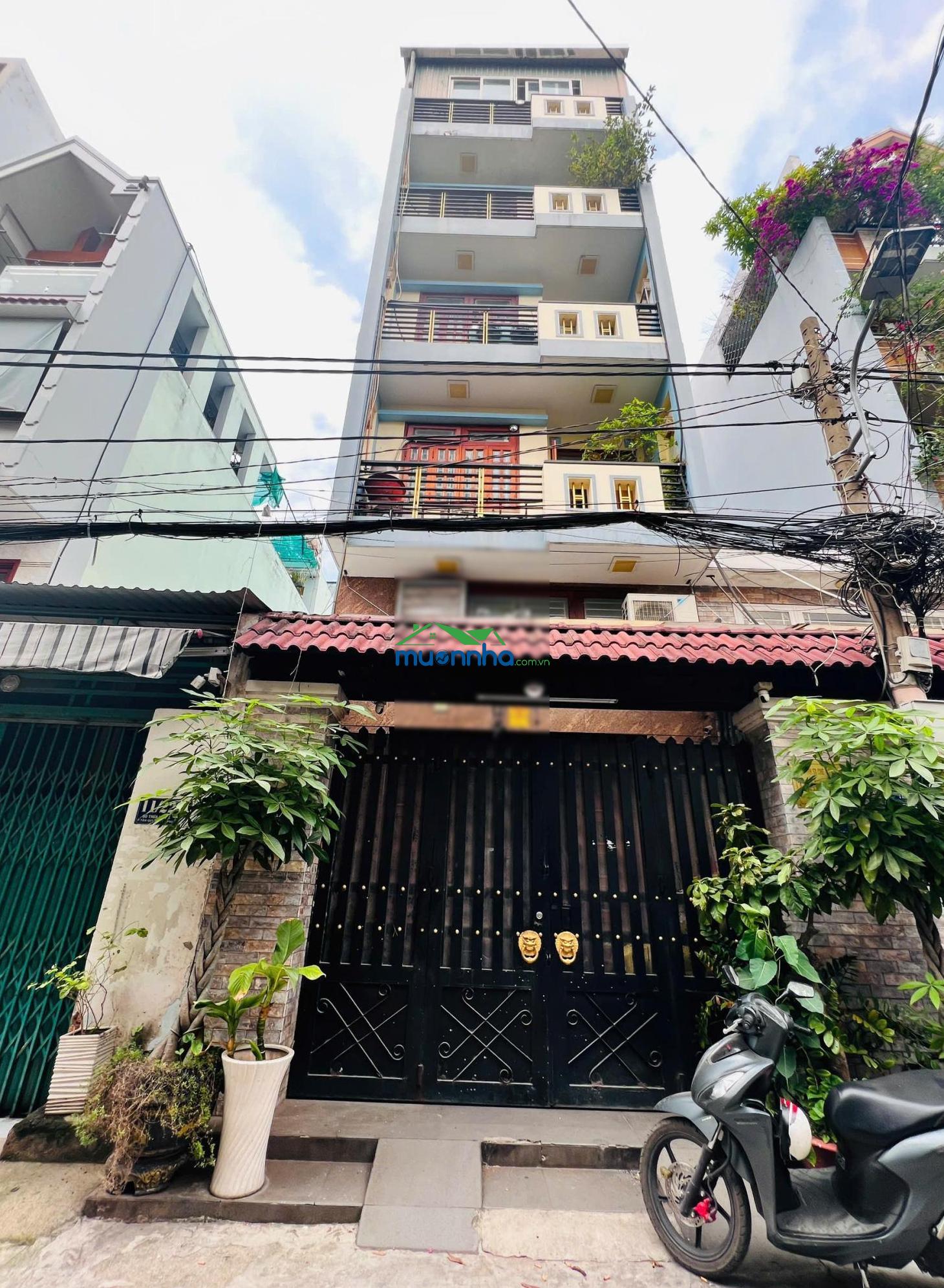 Hxh gần chợ tân hương. dt: 5x20m = 100m². 5 tấm thang máy. giá nhỉnh 11 tỷ