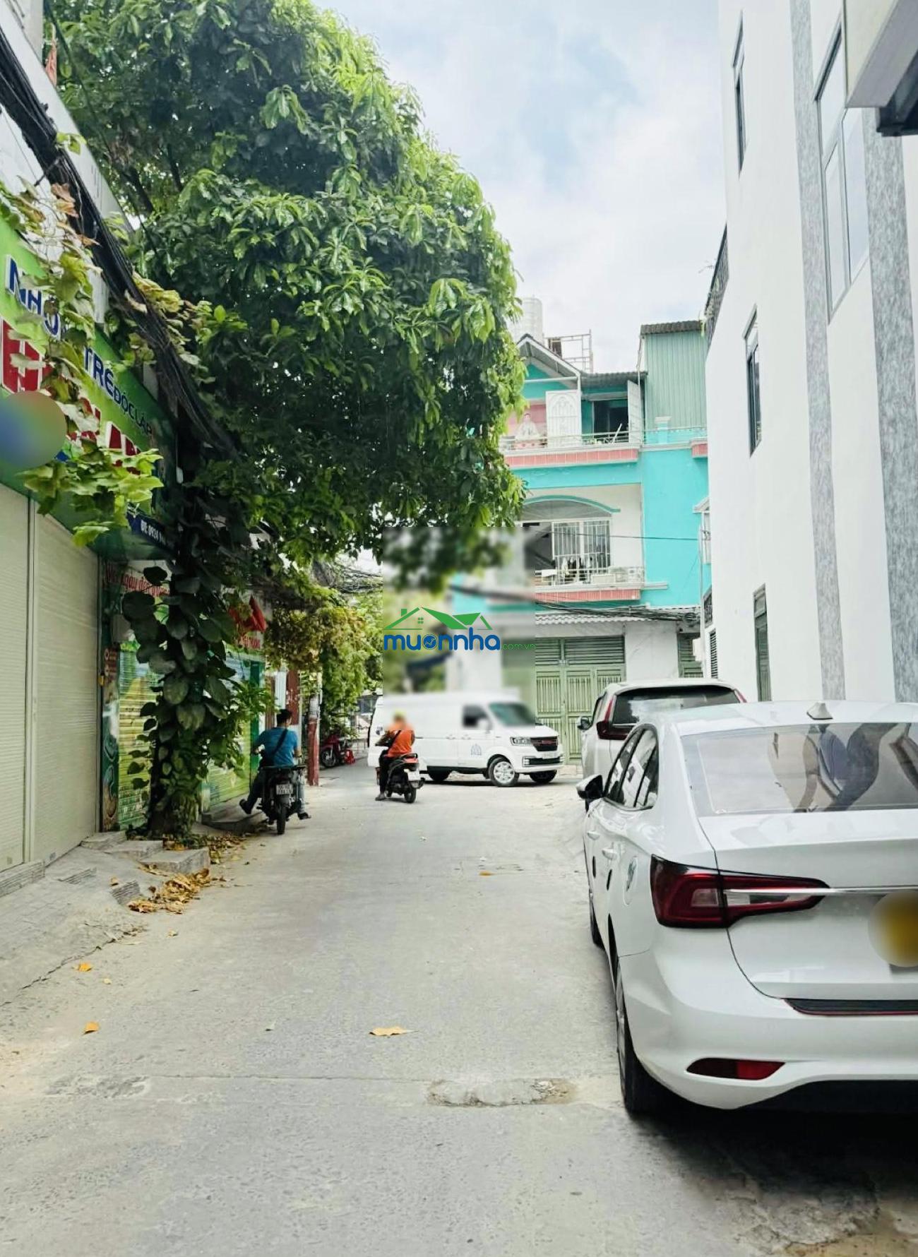Ngay tân sơn nhì - ngang 6m - 100m² - chỉ 9tỷ hơn - oto ngủ nhà - giáp tân bình
