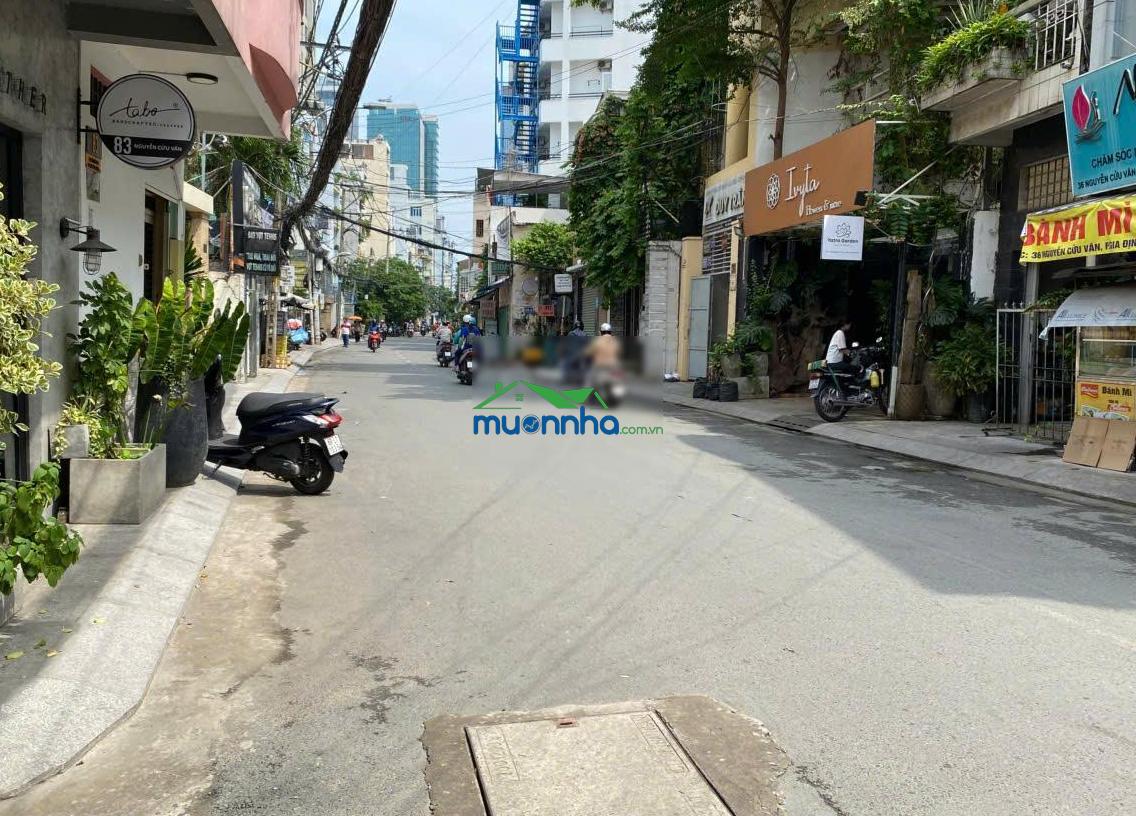 Nhà cũ góc 2 mặt hẻm bình thạnh - ngang 13m - hẻm xe hơi - phù hợp xây chdv