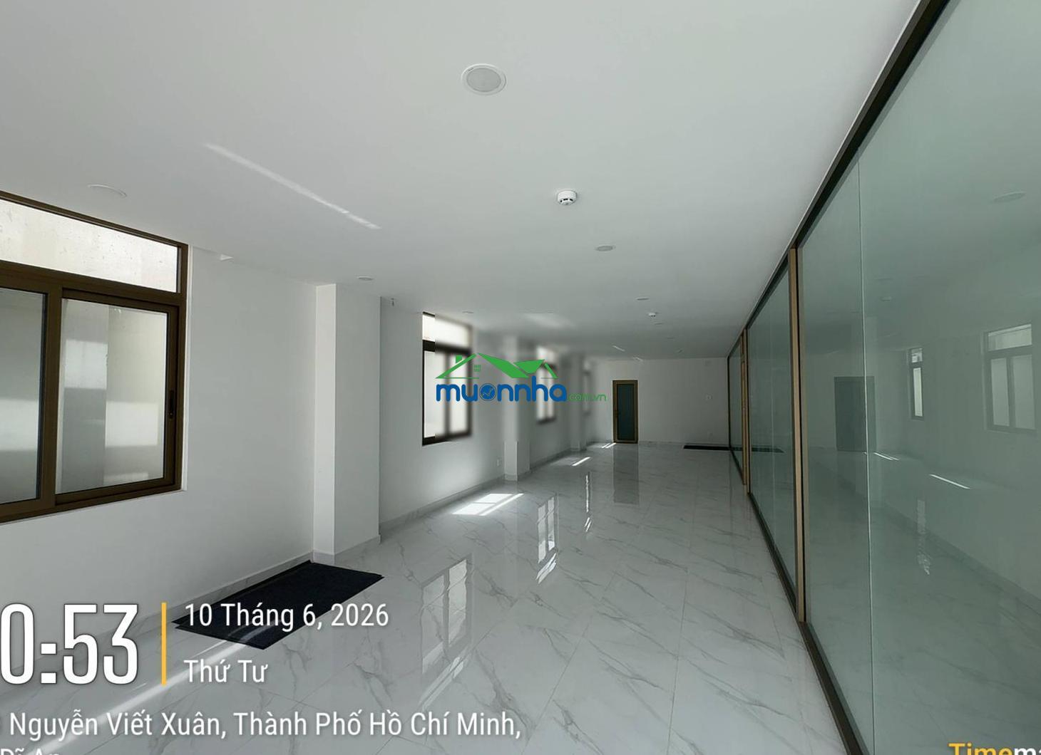 Cho thuê tòa nhà văn phòng 2 tầng có thang máy vị trí đẹp hiếm tại dĩ an