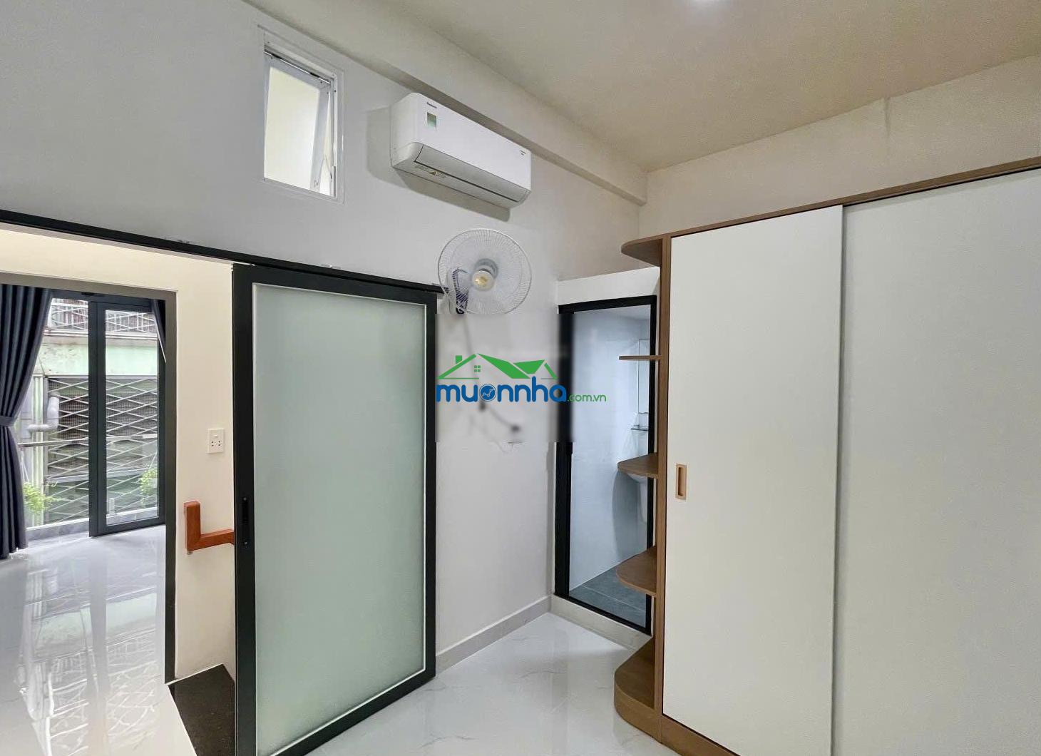 Nhà mới đẹp bình thạnh - ngay học viện cán bộ - hẻm 1 trục sát mt - 2 tầng 2pn 3wc - chỉ 4.779 - 4
