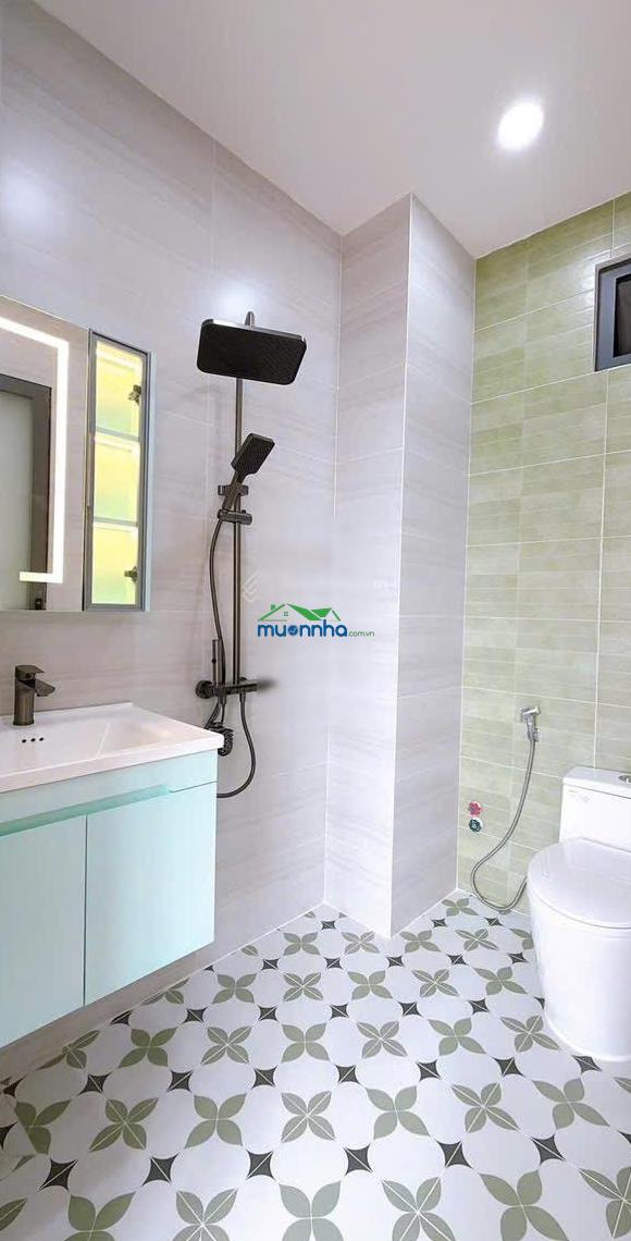 Bán nhà đẹp mới xây 4 tấm thiết kế hiện đại dt đẹp 5*8 hẻm 3m thông giáp q1 giá 6 tỉ 8 tl mạnh
