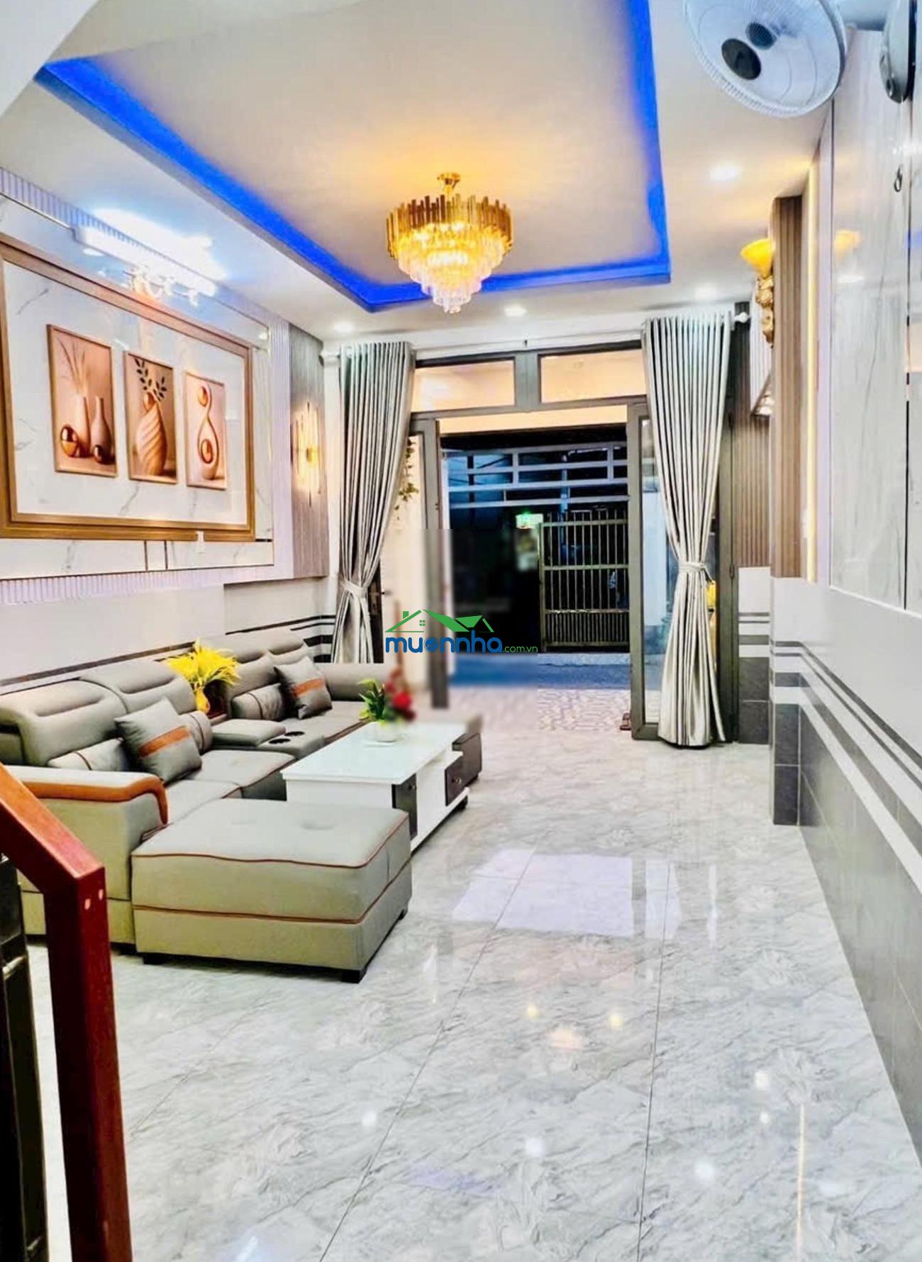 Nhà đẹp 2 tầng 4x17m full nội thất xe ô tô đậu cửa chỉ 2.75 tỷ