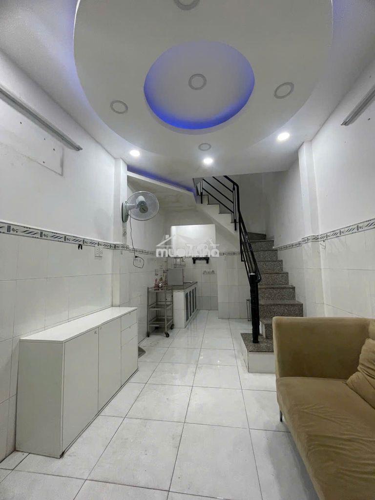 Nhà 3 tầng trung tâm q1 - 3,4 tỷ - 2