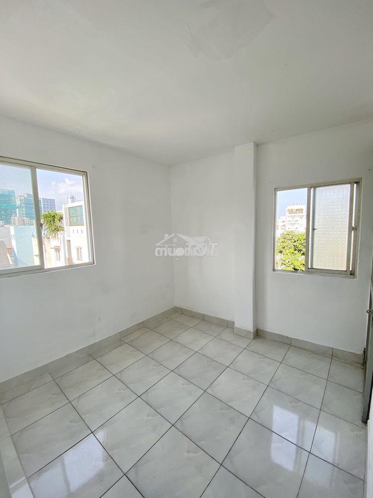 Phòng mini giá rẻ, đi bộ 1 phút ra phan xích long