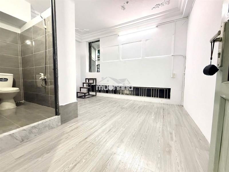 Sẵn phòng ban công giá rẻ