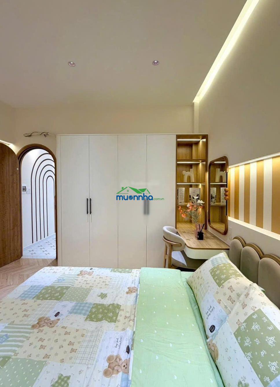 Chủ kẹt bán 2 tỷ 150. nhà 54m2 nguyễn văn nghi xây 3 tầng, khu dân trí cao. hẻm 5m thông, sổ sẵn - 4