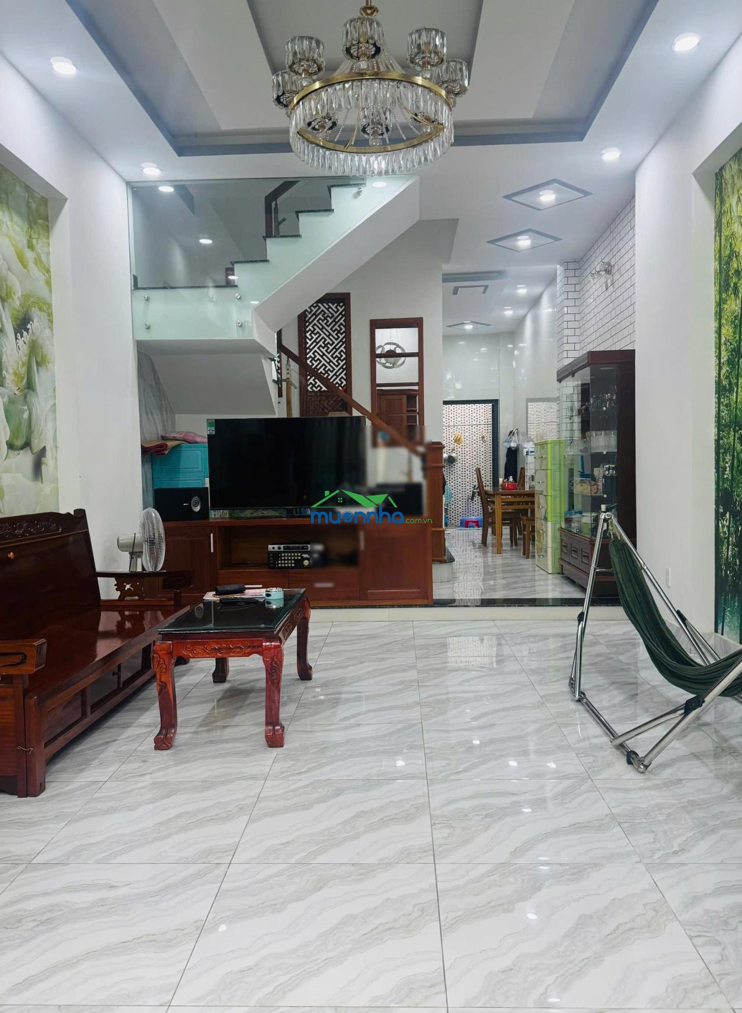 Chính chủ gửi bán căn nhà đẹp hẻm xe ô tô phường bình trưng, tp hcm