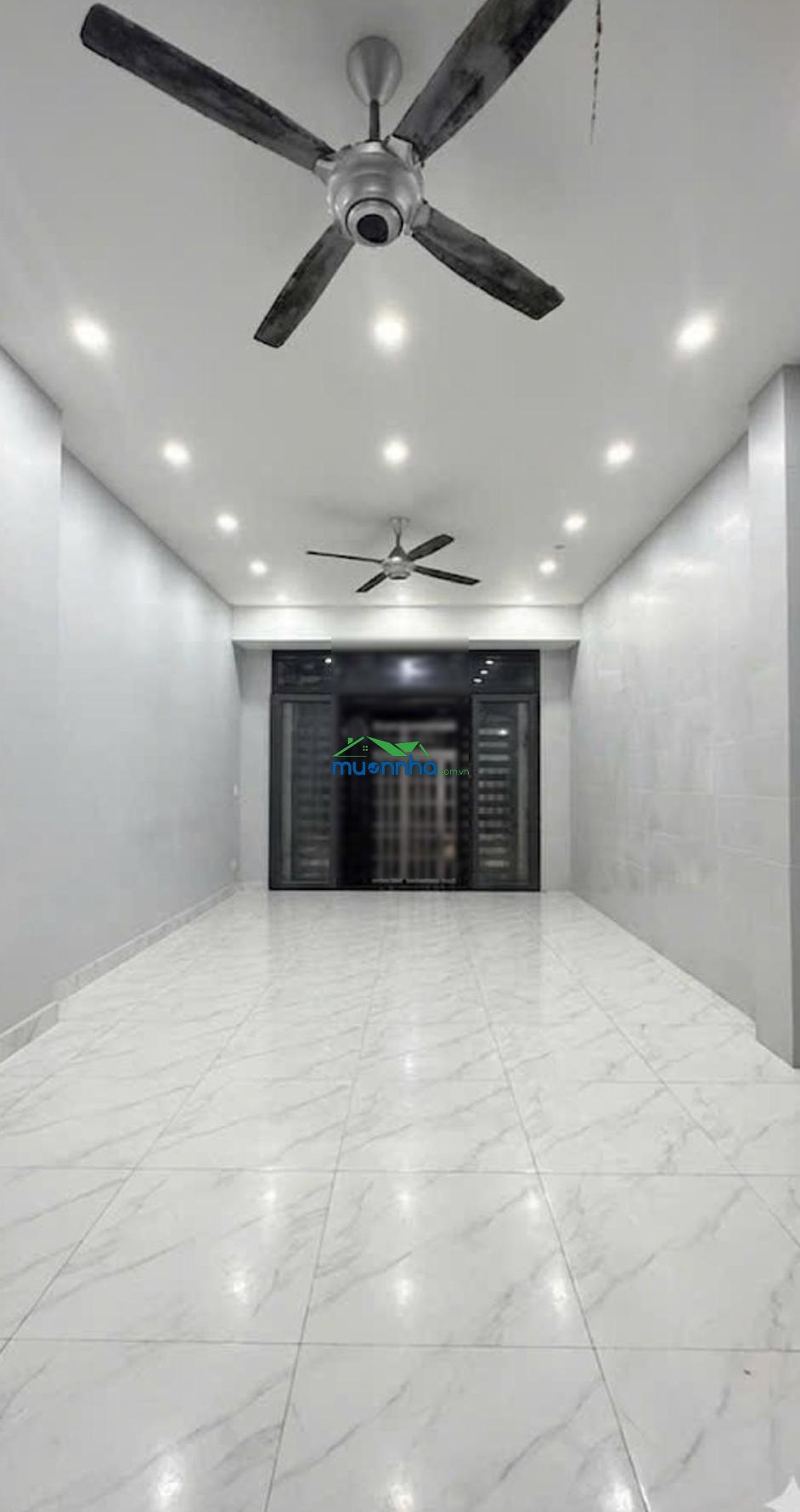 Hẻm xe tải- kế bên eon tân phu 2p di chuyển- chỉ 5,7 tỏi