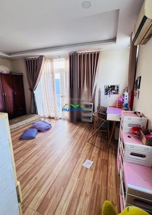 Bán nhà, hơn 6 tỷ, 4 tầng, 8.6x15, hxt, gần n.v.tạo, n.bè