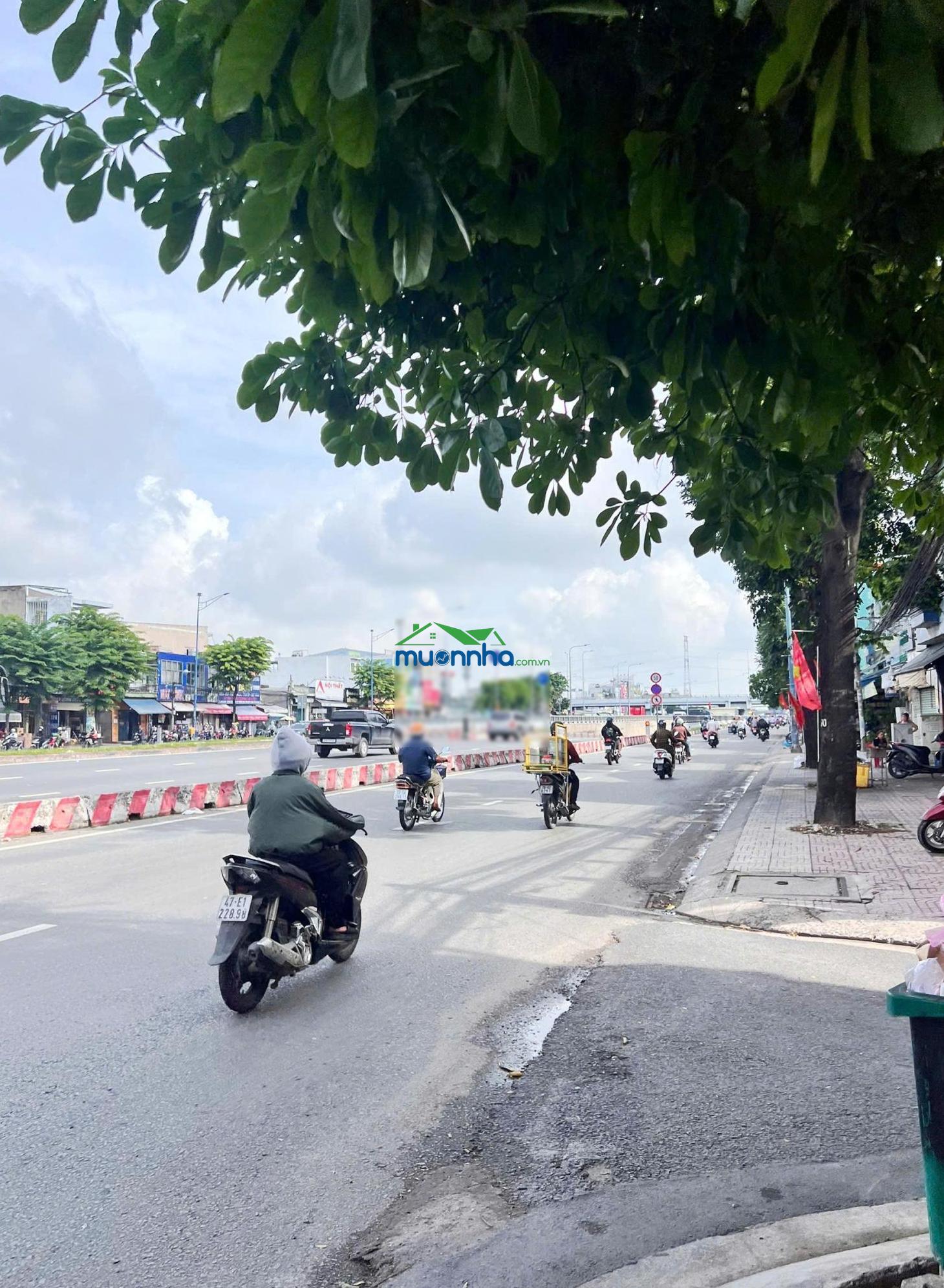 Kẹt nợ bán nhà 4.2m x 24m 3 lầu cách đường trường chinh 50m ngay cầu tham lương - 4