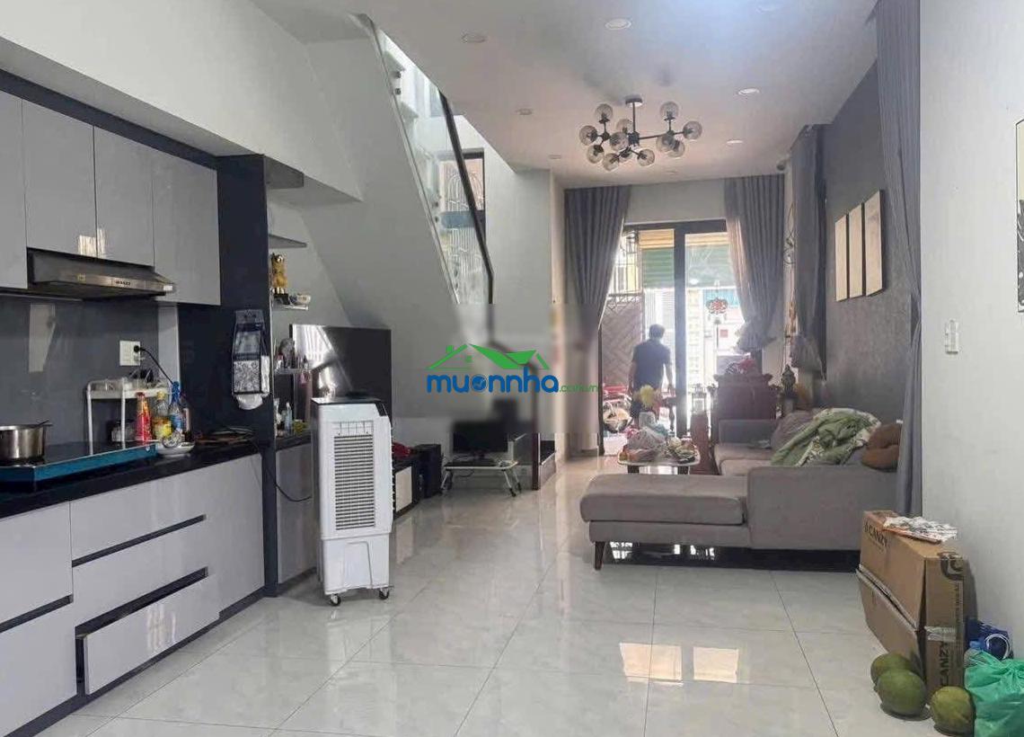 10tr/tháng. nhà lầu p. phú lợi, thủ dầu một, bình dương. hẻm huỳnh văn lũy. 3pn. 2wc. sân oto