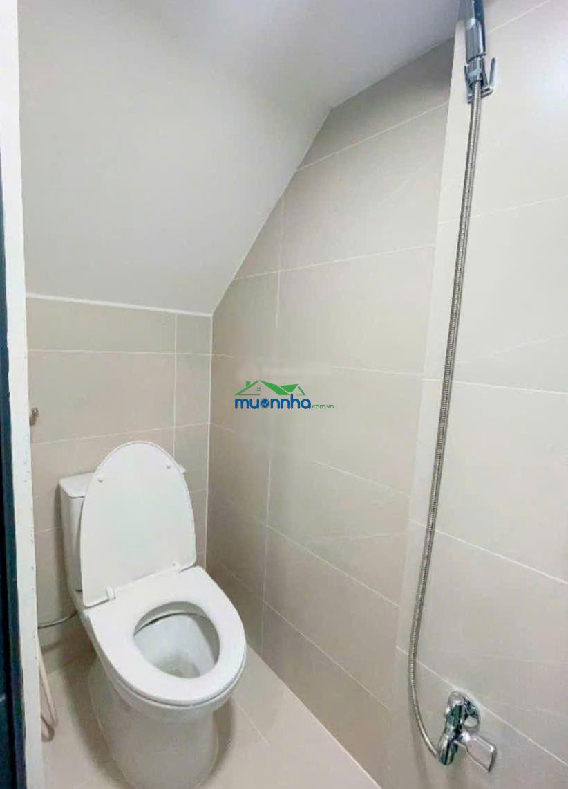 Bán nhà mới 100% khu xóm đạo - xóm chiếu dân trí cao, yên tĩnh đáng sống 4 tầng 6pn