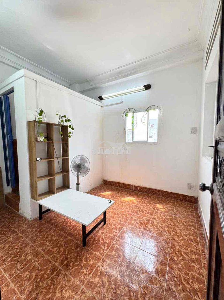 Phòng cuối giảm mạnh cho thuê nhanh còn thơm mùi sơn thoáng mát