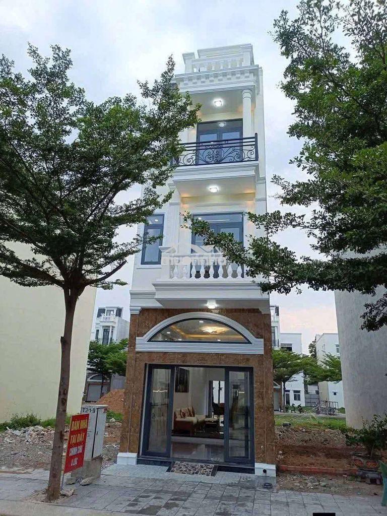 Cho thuê nhà 1 trệt 2 lầu gần chợ thông dụng thuộc kdc icon central