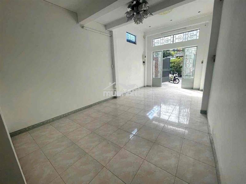 Nhà chi thuê nguyên căn 4 x 12m ( 1 trệt 2lầu ) 1 xẹt nguyễn oanh