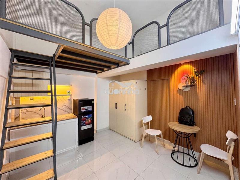 Căn trệt nội thất xinh gác ngủ cửa sổ giếng trời kế công viên gia định