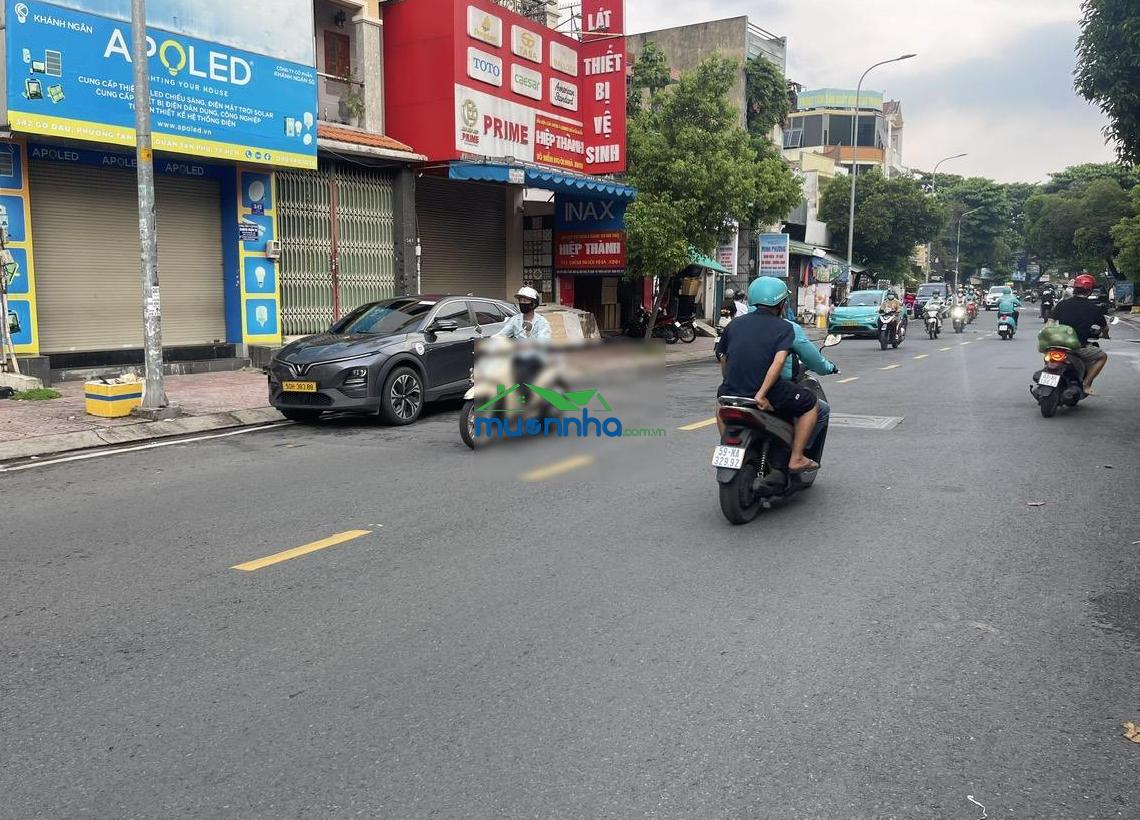 *Nhà 5 tầng có thang máy-hiếm hàng gò dầu-phù hợp ở gia đình 3 thế hệ-giá 7.x tỷ.
