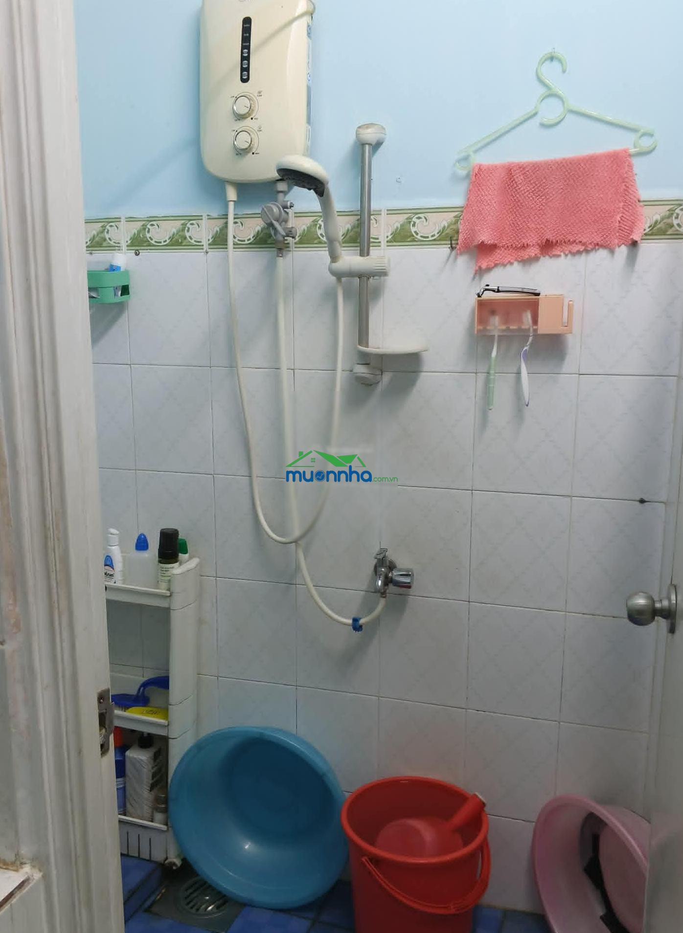 Cần bán nhà chính chủ đường ngô tất tố bình thạnh. vị trí đắc địa, giáp quận 1.