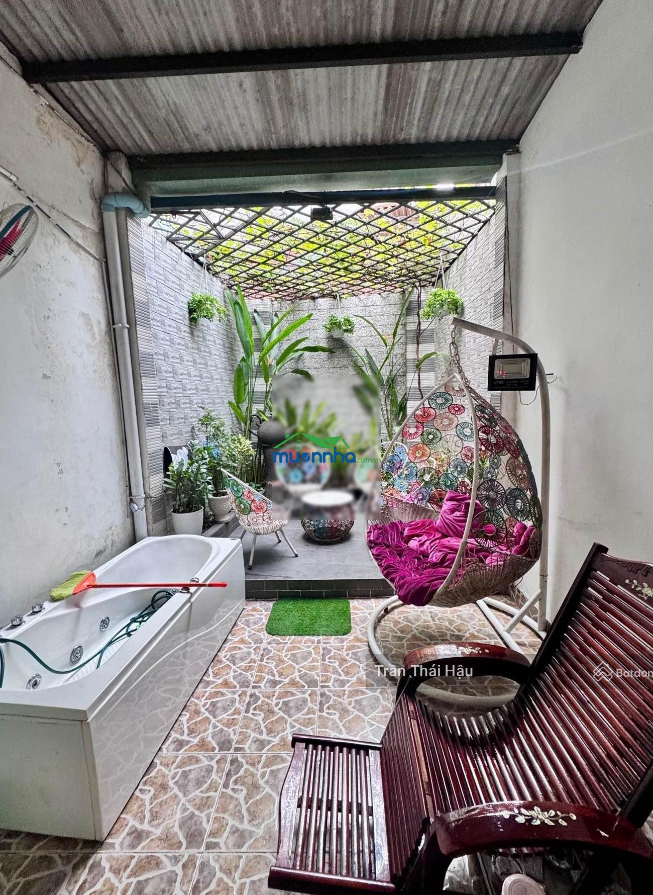 Nhà sân vườn hơn 100m², 3 tầng, hxh, gần cc dream home, chỉ nhỉnh 8t - 4