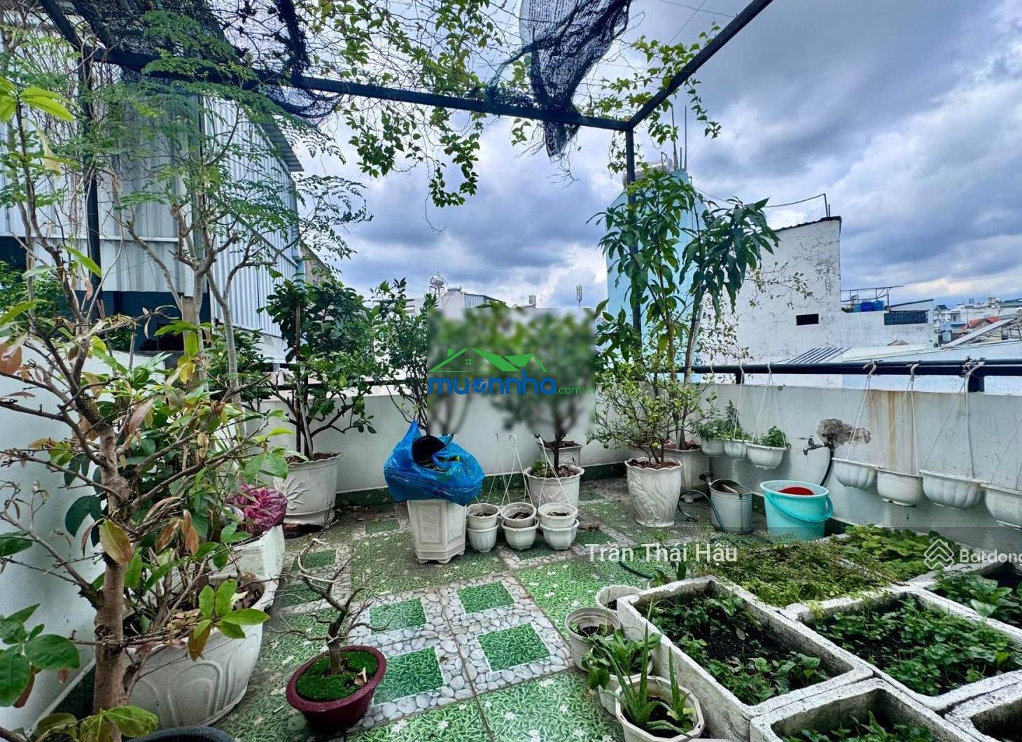 Nhà sân vườn hơn 100m², 3 tầng, hxh, gần cc dream home, chỉ nhỉnh 8t - 2