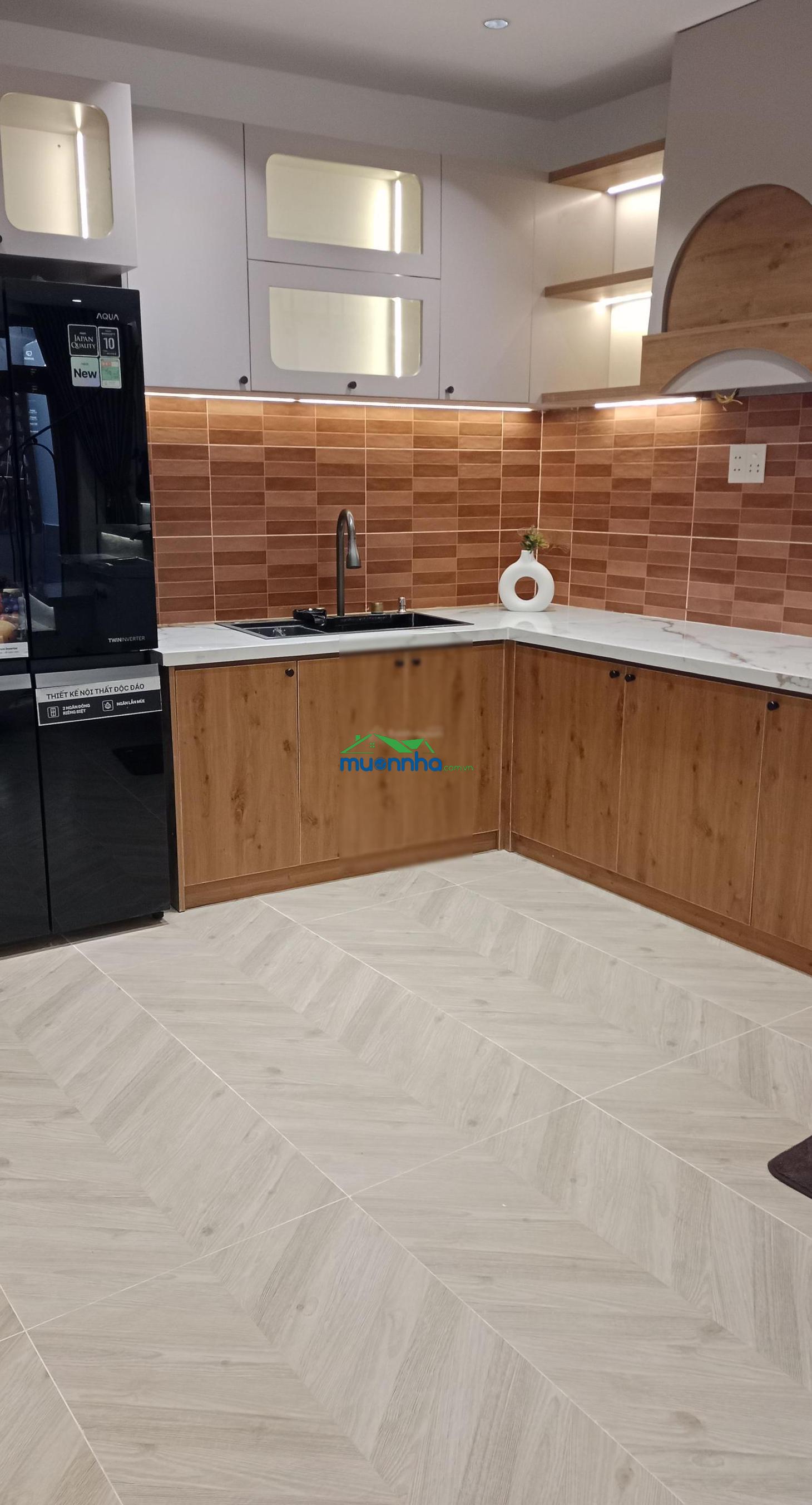 Nhà mới, nội thất đẹp, 70m², có phòng ngủ trệt, hồ bơi trong nhà. chỉ hơn 6t - 3